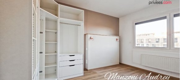 2 bedrooms Apartment in Troyes, France No. 48719 10