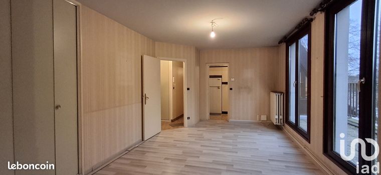 Apartamento de 3 habitaciónes en Bruay-la-Buissiere, France No. 313133