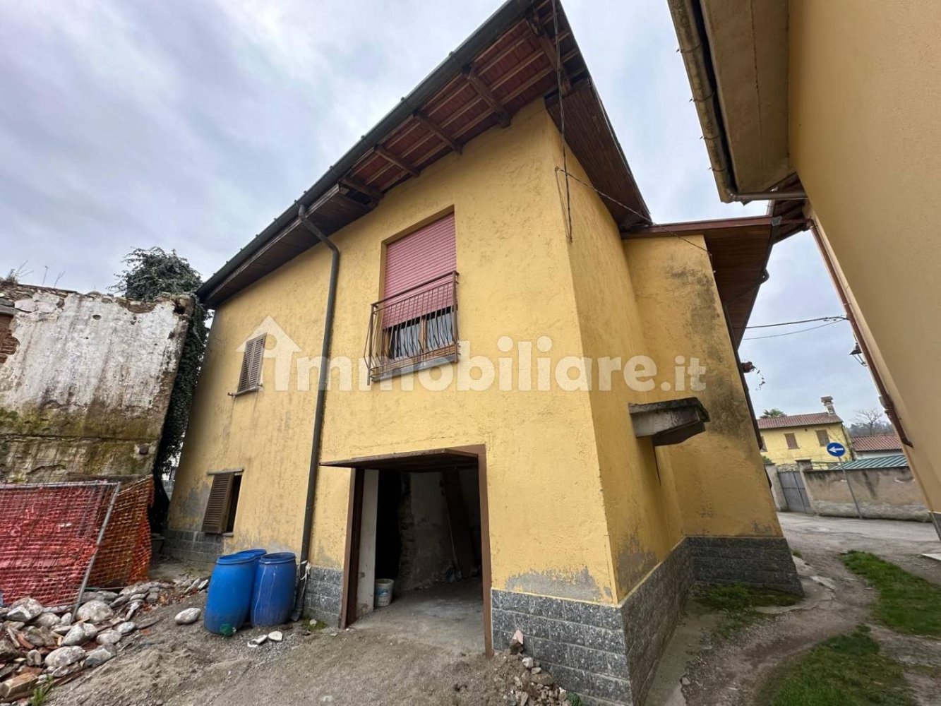 3 Schlafzimmer Haus in Somma Lombardo, Italy, Nr. 59007