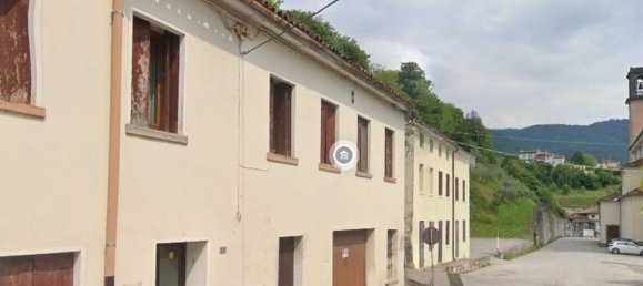 Дом с 5 комнатами в Сегузино, Италия № 261301 2