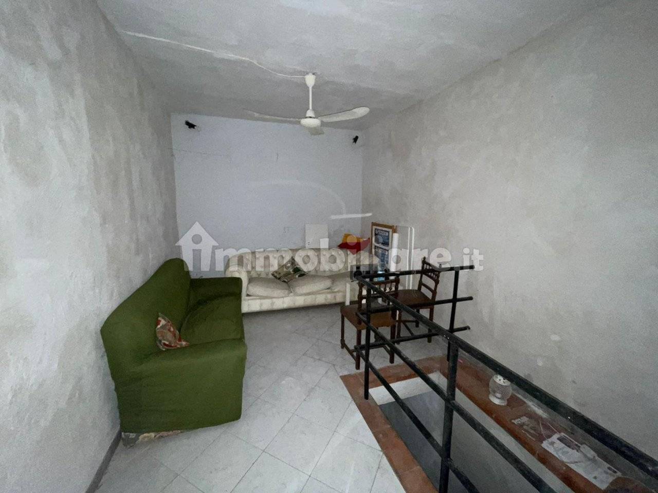 3 rooms Commercial property in Naples, Italy No. 374859