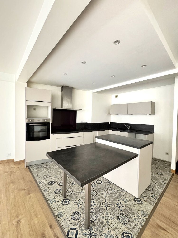 3 bedrooms Apartment in Aveyron, France No. 349381