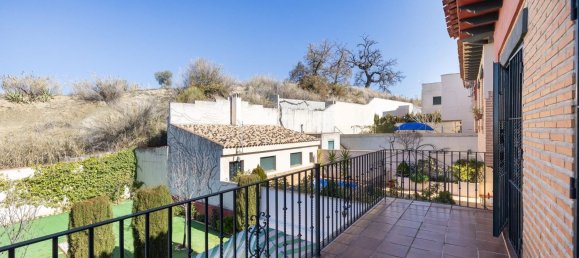 4 bedrooms House in Jun, Spain No. 94780 26