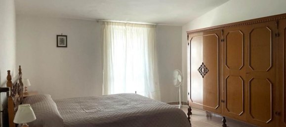 6 rooms Apartment in Borgia, Italy No. 211201 9