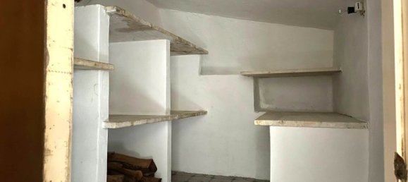 6 rooms Apartment in Borgia, Italy No. 211201 4