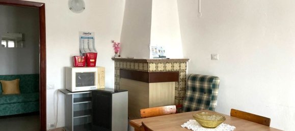 6 rooms Apartment in Borgia, Italy No. 211201 7