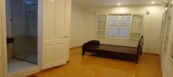 Casa de 4 dormitorios en Tay Ho, Vietnam No. 1682 11