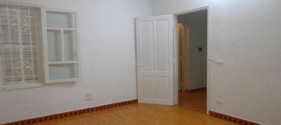 Casa de 4 dormitorios en Tay Ho, Vietnam No. 1682 16