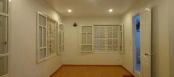 Casa de 4 dormitorios en Tay Ho, Vietnam No. 1682 14