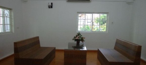 Casa de 4 dormitorios en Tay Ho, Vietnam No. 1682 10