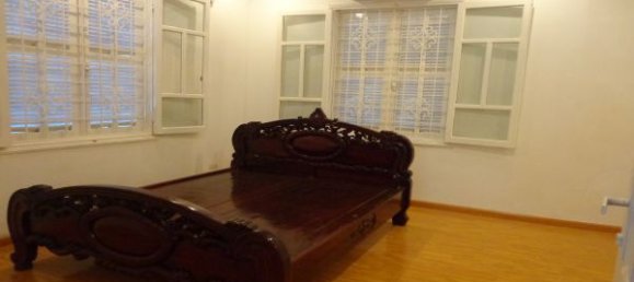 Casa de 4 dormitorios en Tay Ho, Vietnam No. 1682 12