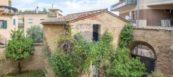 8 rooms Apartment in Chieti, Italy No. 298979 13