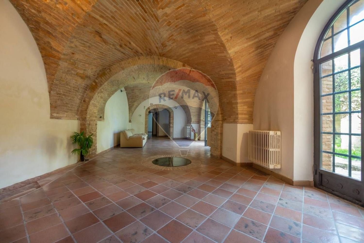 8 rooms Apartment in Chieti, Italy No. 298979