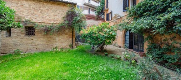 8 rooms Apartment in Chieti, Italy No. 298979 10