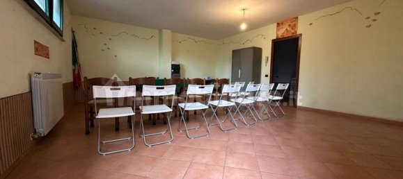 1غرفة مكتب في Tradate, Italy رقم 13534 5