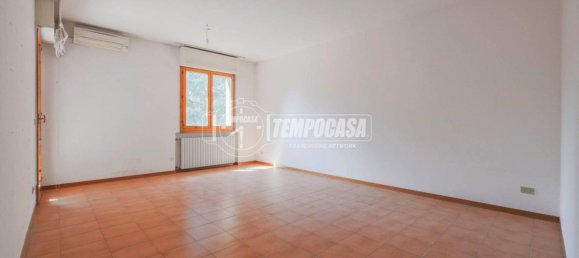 2 bedrooms Apartment in Imola, Italy No. 337881 2
