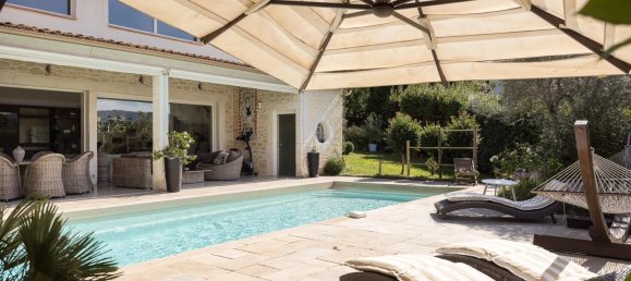 4 bedrooms Commercial property in Cannes, France No. 1524 2