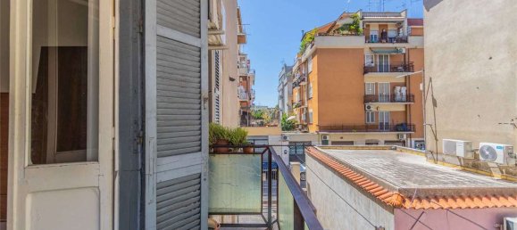 2 rooms Apartment in Rome, Italy No. 293622 3