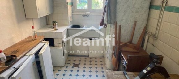 Edificio de 1 habitación en Saint-Amand-Montrond, France No. 53601 7