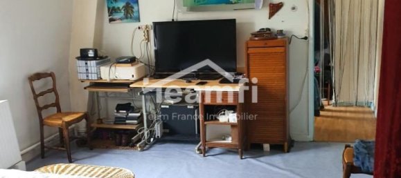 Edificio de 1 habitación en Saint-Amand-Montrond, France No. 53601 4