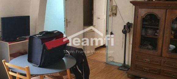 Edificio de 1 habitación en Saint-Amand-Montrond, France No. 53601 9