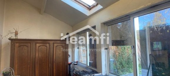 Edificio de 1 habitación en Saint-Amand-Montrond, France No. 53601 10