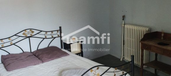 Edificio de 1 habitación en Saint-Amand-Montrond, France No. 53601 8