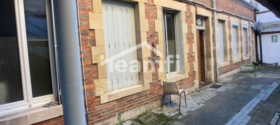 Edificio de 1 habitación en Saint-Amand-Montrond, France No. 53601 3