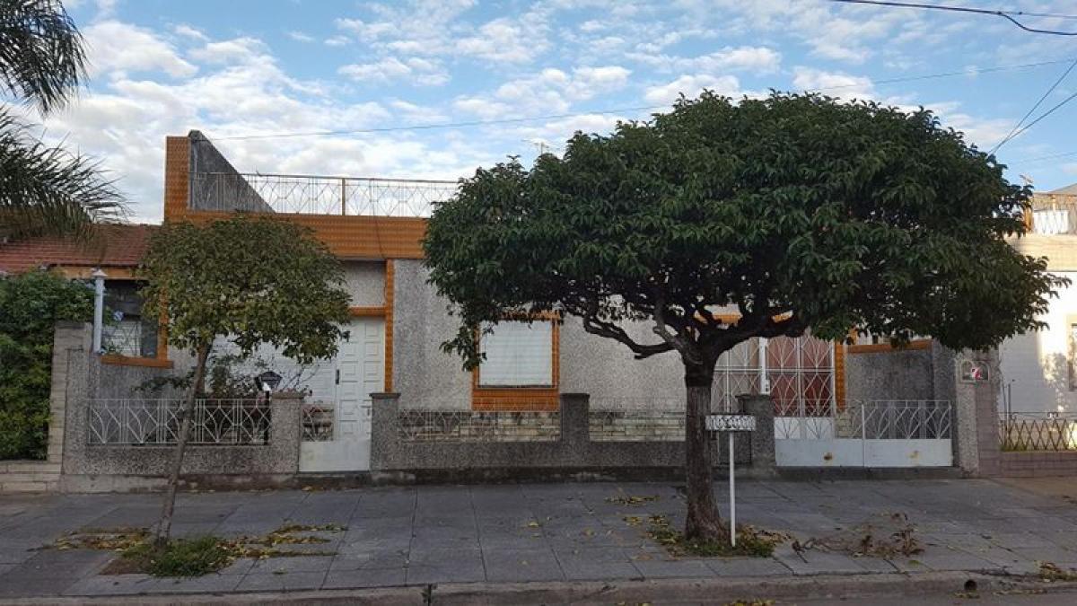 2 bedrooms House in Bermudez, Argentina No. 2372