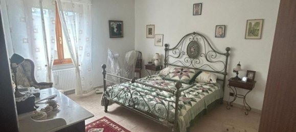 5 rooms Apartment in Roccastrada, Italy No. 85340 8