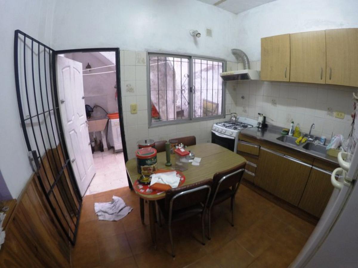 2 bedrooms House in Buenos Aires, Argentina No. 82444