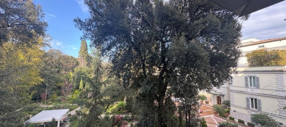 4غرفة شقة في Rome, Italy رقم 97051 84