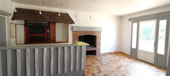 Дом с 4 комнатами в Ла Луп, Франция № 158619 4