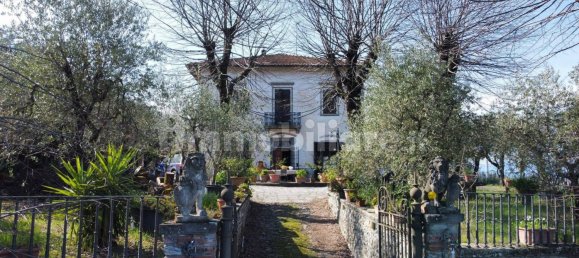 4 bedrooms Villa in Quarrata, Italy No. 211467 5