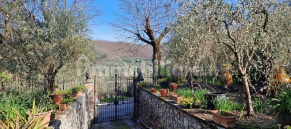 4 bedrooms Villa in Quarrata, Italy No. 211467 4
