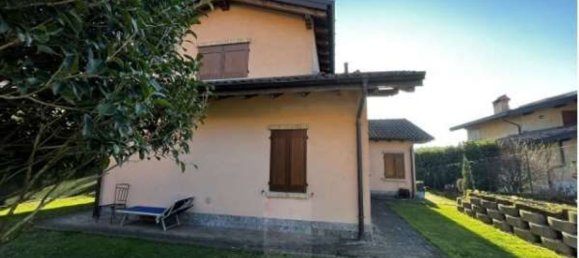 5 rooms Apartment in Besozzo, Italy No. 262464 10