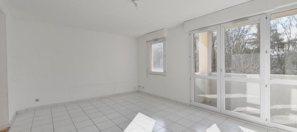 3 bedrooms Apartment in Le Pont-de-Claix, France No. 202660 3