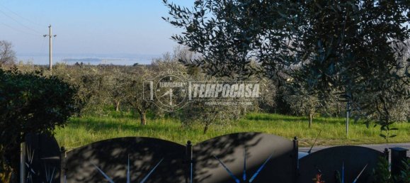 3 bedrooms Villa in Brescia, Italy No. 174592 4