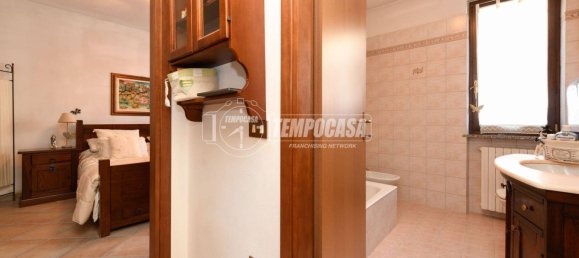 3 bedrooms Villa in Brescia, Italy No. 174592 12