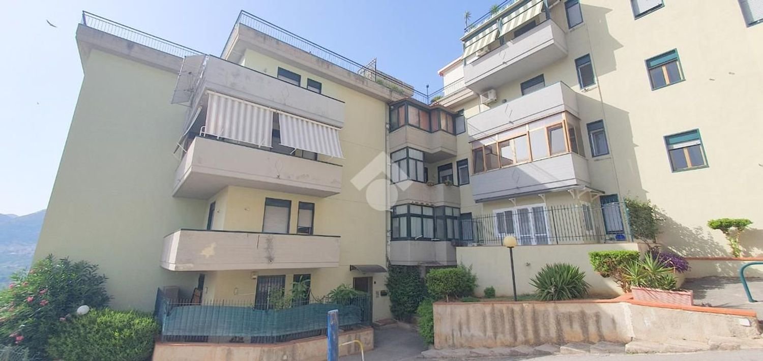 3-salle Appartement à Monreale, Italy No. 87428