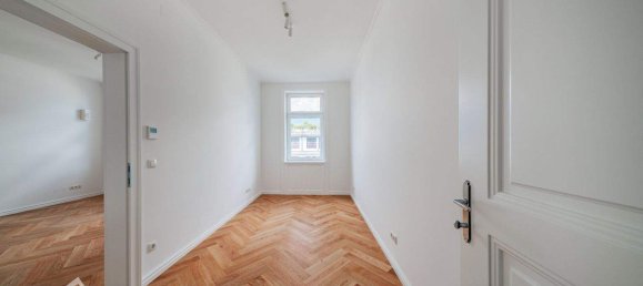 2 rooms Apartment in Vienna, Austria No. 243920 5