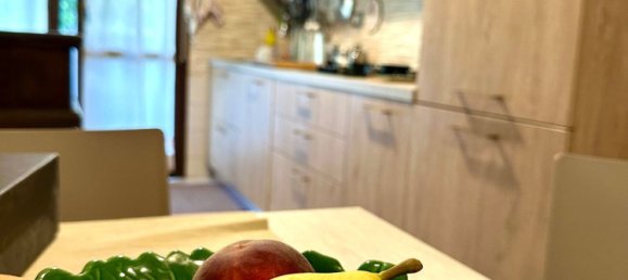 5 rooms Apartment in Massa, Italy No. 275383 5