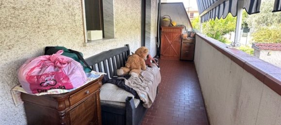 5 rooms Apartment in Massa, Italy No. 275383 8