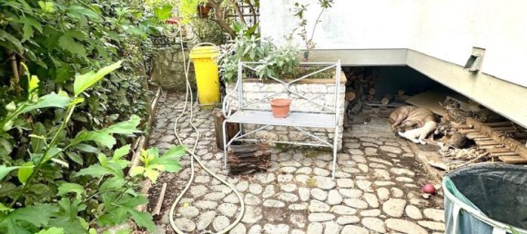 5 rooms Apartment in Massa, Italy No. 275383 4