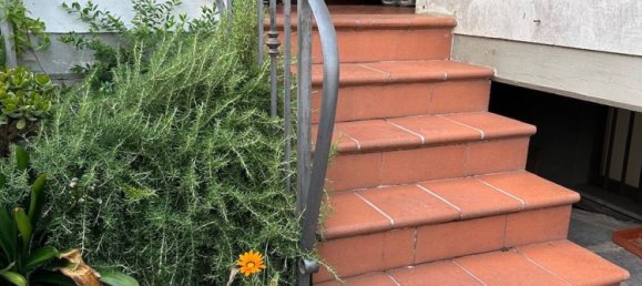 5 rooms Apartment in Massa, Italy No. 275383 2