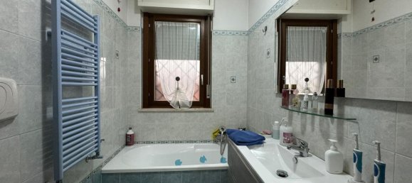 4 rooms Duplex in Rome, Italy No. 25614 56