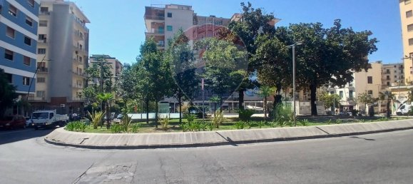 1غرفة عقار تجاري في Naples, Italy رقم 362040 44