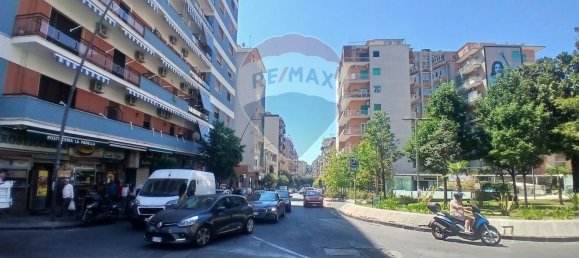 1غرفة عقار تجاري في Naples, Italy رقم 362040 46