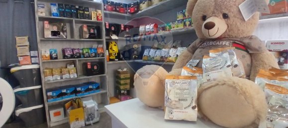 1غرفة عقار تجاري في Naples, Italy رقم 362040 30