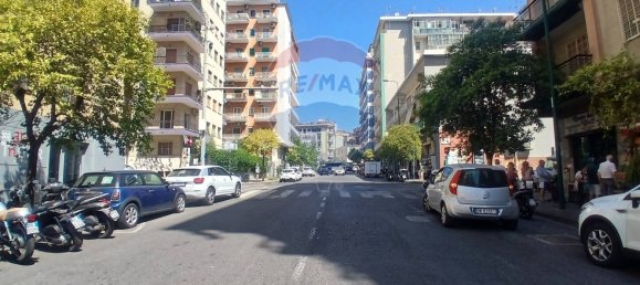 1غرفة عقار تجاري في Naples, Italy رقم 362040 48